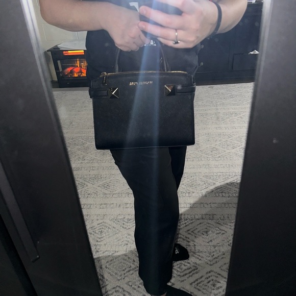 Micheal Kors purse - Picture 4 of 10